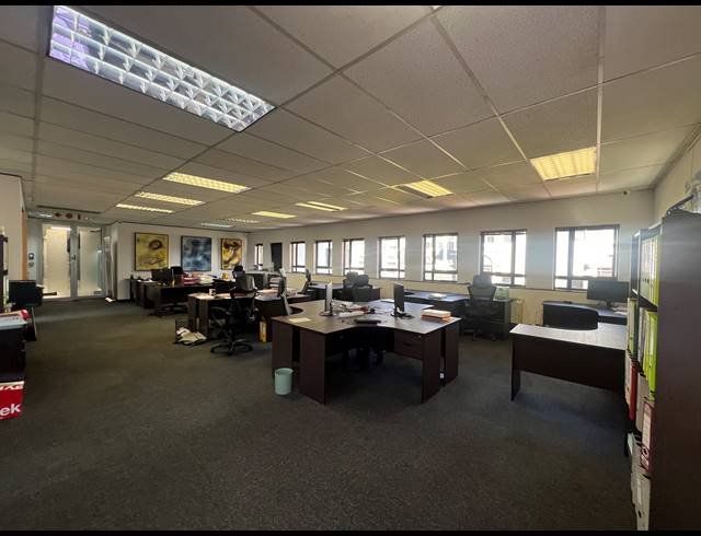 194M² OFFICE TO LET IN HYDE PARK